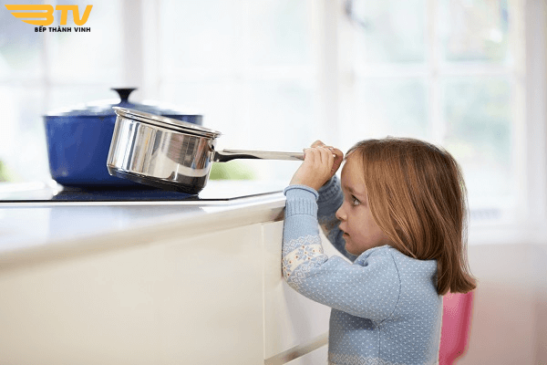 khóa an toàn trẻ em bếp từ bosch